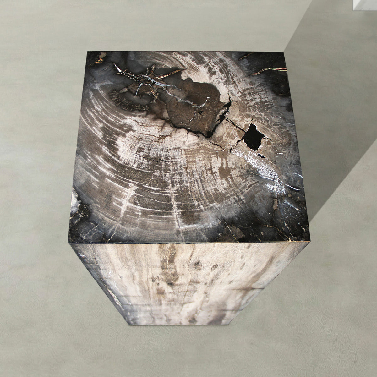 Kalifano Petrified Wood Natural Petrified Wood Hollow Square Pedestal from Indonesia - 39" / 174 lbs PWP8000.062